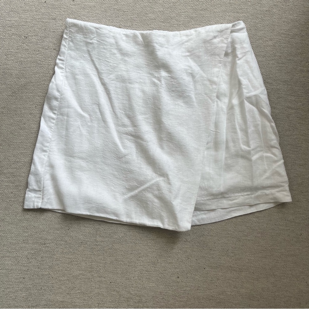 NWT Linen skort